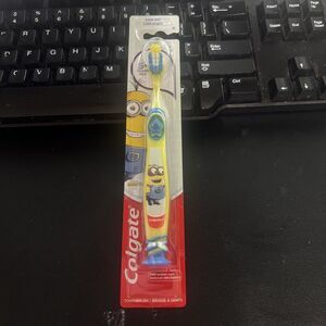 Colgate Minions Extra Soft Bristles Childrens Suction Cup Toothbrush NEW‎ Sealed